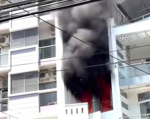 Cháy nhà ở trung tâm Nha Trang, hàng chục cảnh sát được huy động