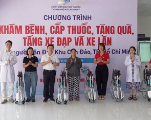 Mang yêu thương đến vùng hải đảo
