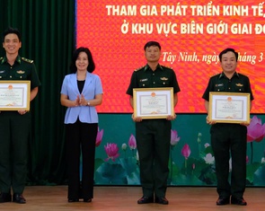 Biên phòng Tây Ninh xóa mù chữ, nuôi ăn học gần 3.000 học sinh biên giới