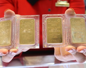 Giá vàng trong nước cao hơn thế giới gần 30 triệu đồng/lượng