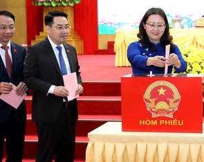 Ông Hoàng Giang làm Chủ tịch HĐND tỉnh Lào Cai, ông Nguyễn Tuấn Anh tái đắc cử Chủ tịch UBND tỉnh