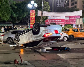 Tạm giữ tài xế Lexus tông liên hoàn 6 xe lúc nửa đêm