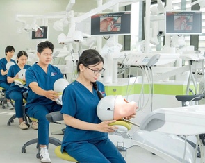 Trường đại học Y khoa Phạm Ngọc Thạch tăng học phí cao nhất gần 47%, các trường y dược khác ra sao?