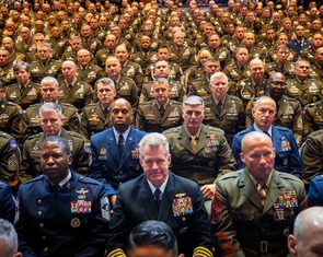 Bộ trưởng Chiến tranh Mỹ bị chỉ trích vì loại 4 sĩ quan khỏi danh sách thăng hàm