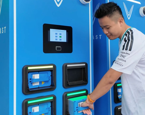 Bao giờ người Việt sẽ quen dùng xe máy kiểu 'hết pin thì đổi' như 'hết xăng thì đổ?