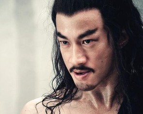 Hà Nhuận Đông tăng hơn 1 triệu người theo dõi nhờ Hán Sở truyền kỳ hay Trương Lăng Hách?