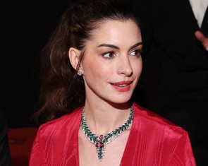 Khám phá tủ trang sức kim cương của Anne Hathaway