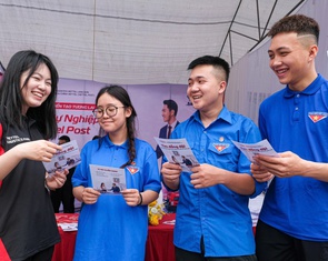 Tăng lương, thưởng 'khủng', tặng cả đất: Doanh nghiệp mạnh tay ‘săn’ lao động