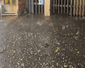 Hà Nội mưa đá, Lào Cai dông lốc