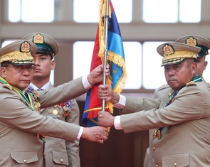 Thống tướng Min Aung Hlaing từ chức, tranh cử tổng thống Myanmar
