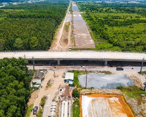 Cận mốc phải đưa vào khai thác, vành đai 3 TP.HCM đoạn phía tây còn ngổn ngang