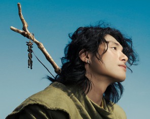 HIEUTHUHAI, Phùng Khánh Linh, VSTRA 'càn quét' nhạc số tháng 3; Grey D vừa trở lại đã 'lọt top'