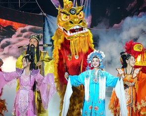 Rực rỡ đêm hội Nguyên tiêu, đậm sắc màu văn hóa Việt - Hoa