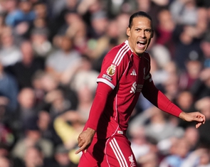 Van Dijk dùng từ ngữ nặng nề chỉ trích đồng đội sau trận thua Wolves