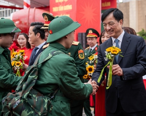 Gần 5.000 thanh niên thủ đô Hà Nội lên đường nhập ngũ