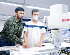 Thời của lao động gen Z: Gỡ nút thắt lao động giá rẻ