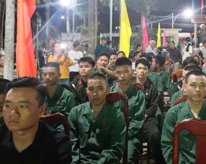 Đêm tiễn thanh niên vùng biên giới An Giang lên đường nhập ngũ