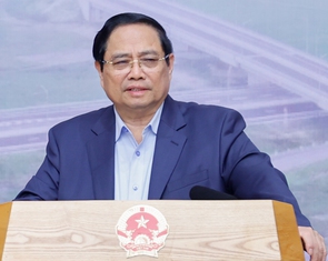 Thủ tướng: Thi công '3 ca, 4 kíp' hoàn thành đường gom, trạm dừng nghỉ cao tốc Bắc - Nam phía Đông