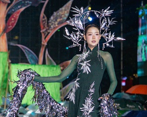 Các hoa hậu 'kể chuyện di sản' trên phố đi bộ Nguyễn Huệ trong Lễ hội Áo dài TP.HCM