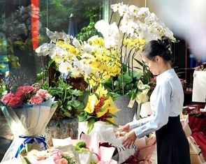 Nam giới muốn chọn cô gái có thể kiếm tiền mua thứ mình thích?