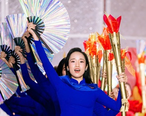 Đội ‘Vàng son tên Bác’ đoạt giải nhất Duyên dáng áo dài TP.HCM 2026