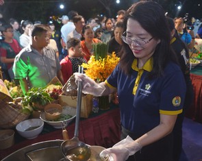 Đêm nhạc 'Phở yêu thương' ấm áp dành cho công nhân Bàu Bàng
