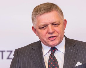 Sau Hungary, thêm một nước EU sẵn sàng chặn khoản vay 90 tỉ USD cho Ukraine