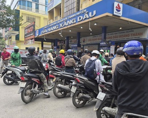 Khuyến cáo người dân hạn chế dùng xe cá nhân, tăng làm việc từ xa giảm đi lại