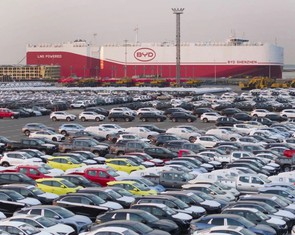 Cú sốc dầu Trung Đông tạo 'cơ hội lịch sử' cho xe điện Trung Quốc