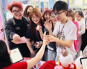 Giúp sinh viên trải nghiệm trực tiếp yêu cầu từ doanh nghiệp