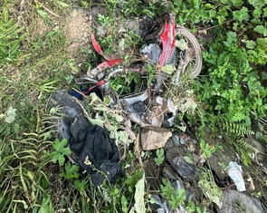 Xe máy lao xuống vực, vợ tử vong, chồng bị thương nặng