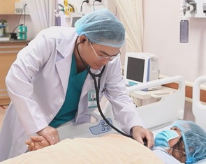 Đề cử: PGS.TS.BS Trần Hoà - Truyền thông y tế từ trái tim người thầy thuốc