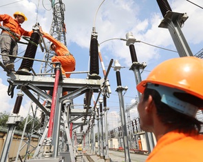 EVN đề xuất kéo dài thời gian tính giá điện giờ cao điểm tối, không áp dụng giá cao ban ngày