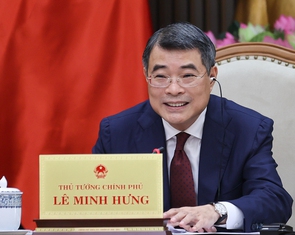 Thủ tướng Lê Minh Hưng điện đàm với Thủ tướng Singapore đề nghị hỗ trợ xây trung tâm tài chính
