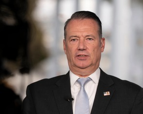 Quyền Giám đốc cơ quan di trú Mỹ Todd Lyons từ chức