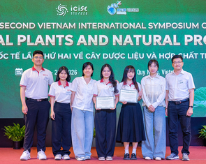 Sinh viên Công nghệ Sinh học của ĐH Duy Tân đạt giải về Sâm Ngọc Linh và Rau má