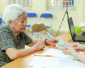 Tin tức sáng 19-4: Hơn 16.300 người được hưởng lương hưu mới