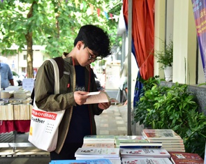 Đọc từ tò mò đến say mê, từ Đông y đến tiểu thuyết: Đừng đọc theo trend, hãy chọn cuốn bạn cần nhất