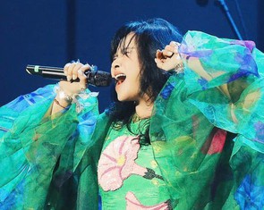 Tranh luận hát nhép, hát đè: Khán giả bỏ tiền triệu không phải để nghe đĩa, ‘môi diễn’