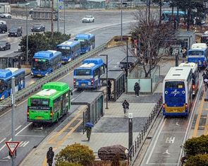 Nhìn từ Seoul, xe buýt TP.HCM cần gì ngoài miễn phí?