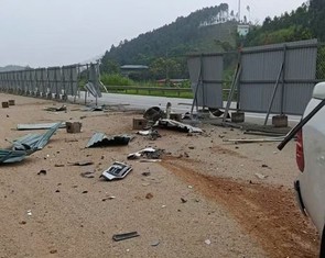 Cán bộ công an tử vong sau khi ô tô va vào rào chắn trên cao tốc Nội Bài - Lào Cai