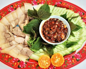 Dưa gang đầm phá quả to, xắt ra mà chấm mắm rò Thuận An
