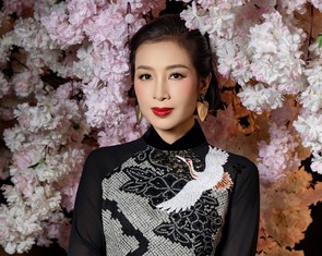 Khi lụa Nhật 'bay' trên dáng áo dài Việt của Võ Việt Chung