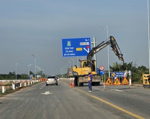 Kiểm điểm trách nhiệm chậm hoàn thành đường cao tốc Cần Thơ - Cà Mau