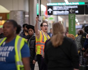 Mỹ sắp hết tiền trả lương cho 50.000 nhân viên an ninh sân bay