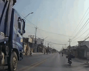 Hai xã nhiều người chết vì tai nạn nhất quý 1: Một phút, 2 xe tải vượt ẩu
