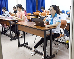 Người khuyết tật giúp người khuyết tật