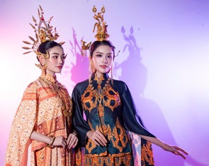 Việt Hùng kể chuyện văn hóa Chăm Pa trên tà áo dài Việt