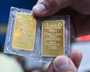Đà giảm ngày càng mạnh, giá vàng thế giới rơi khỏi ngưỡng 4.600 USD/ounce