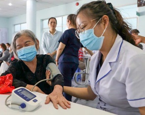 Người được miễn phí BHYT đã mua trước khi chính sách có hiệu lực, hết hạn có được cấp thẻ miễn phí?